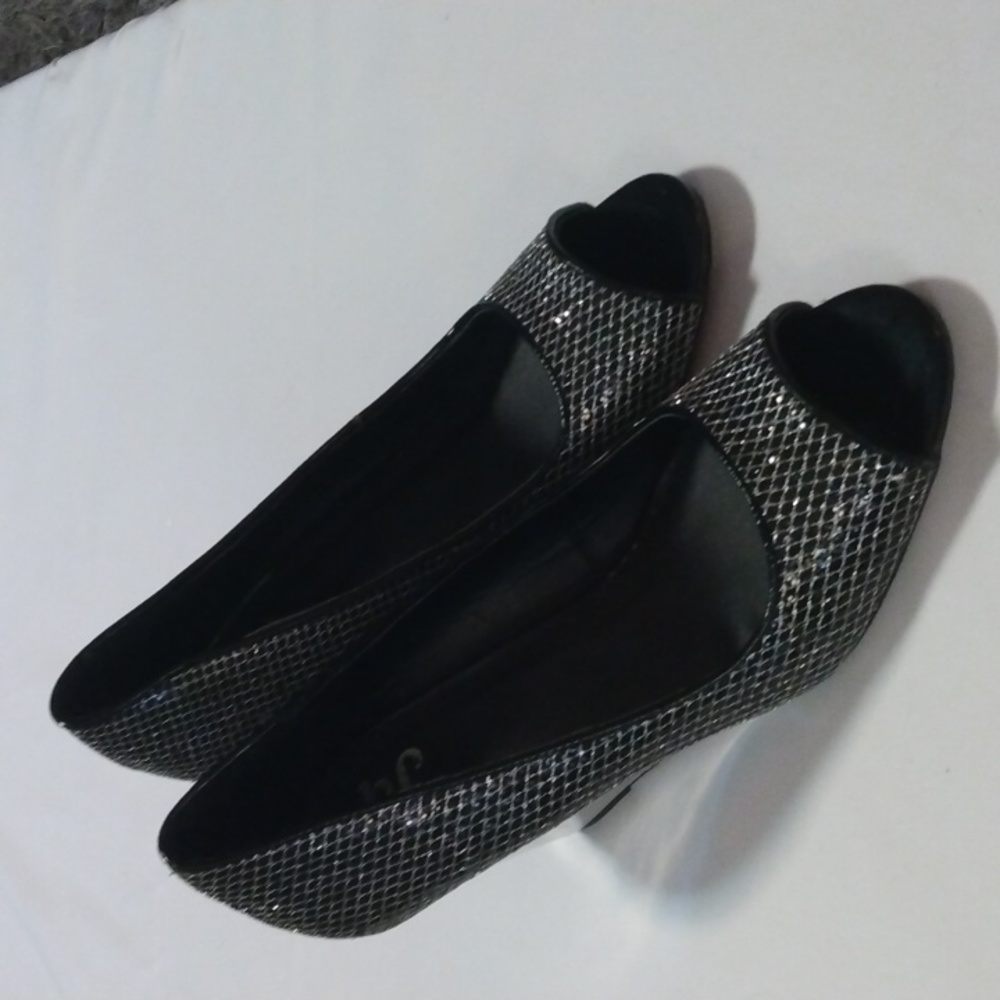 JC Journee Collection open toe size 8M black with silver glitter 3" wedge